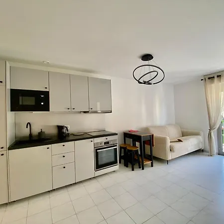 Apartment Modern In